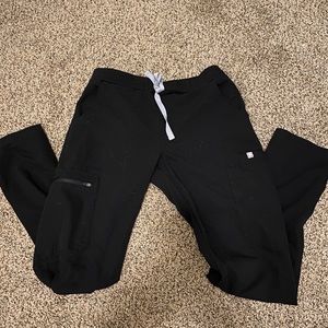 Black Yolas Figs Scrubs